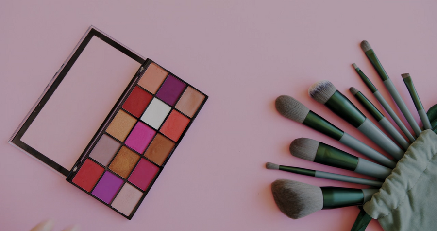 Color, Confidence, and Creativity: How Palettes and Brushes Transform a Makeup Routine